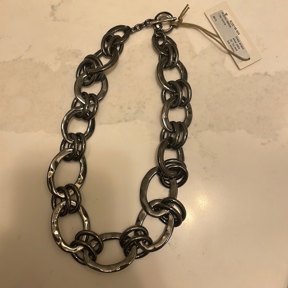 NWT beautiful plate link necklace🌸all sale proceeds go to charity🌸